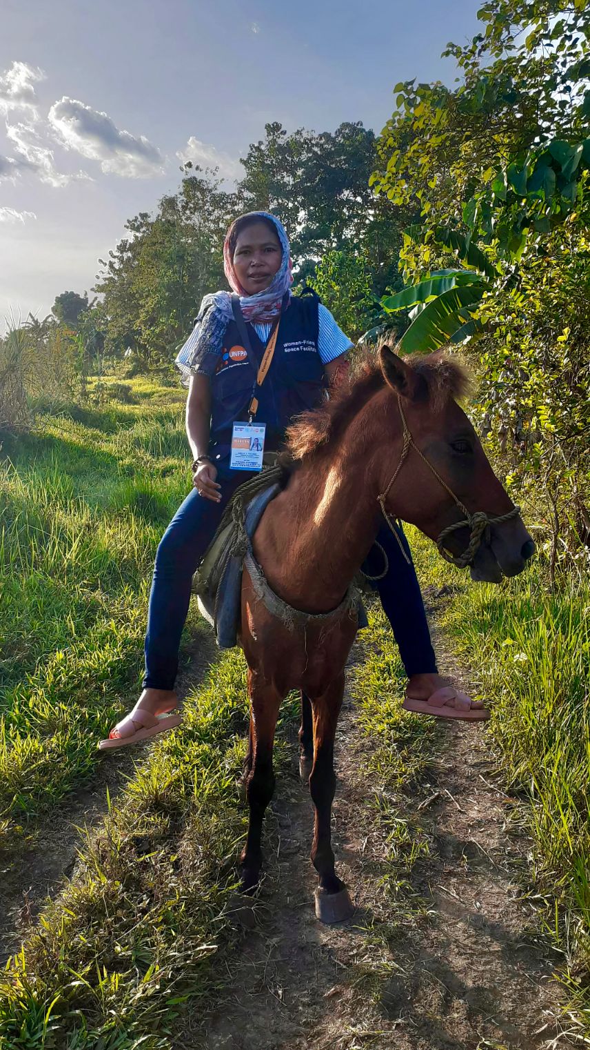 Merlyn TResero on horseback