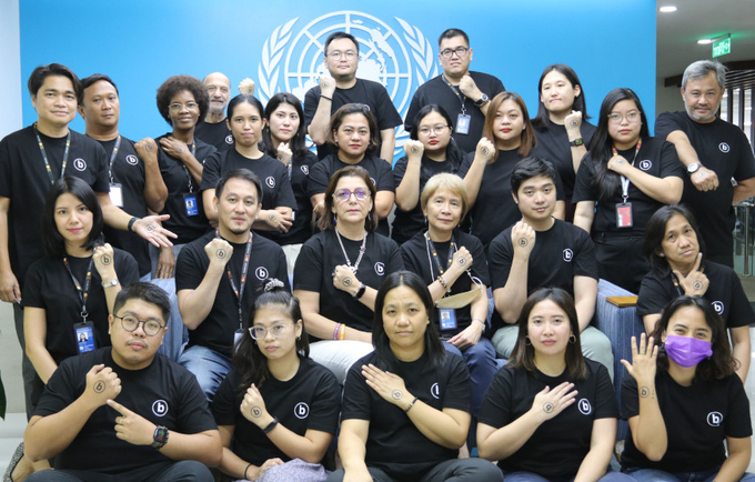 UNFPA Philippines Country Office staff show support for the Bodyright campaign