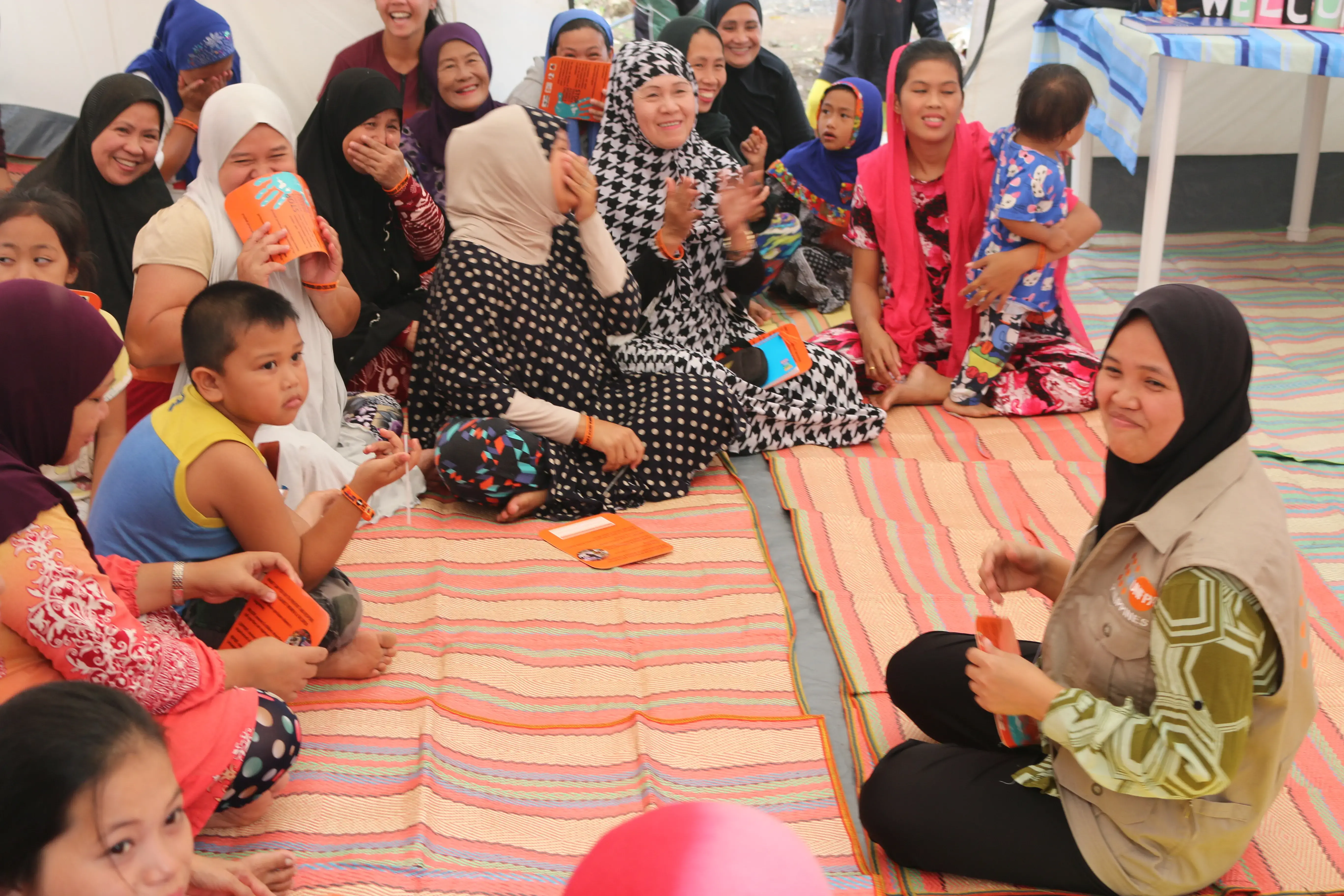 As fighting in Marawi continues, UNFPA creates women-friendly spaces 